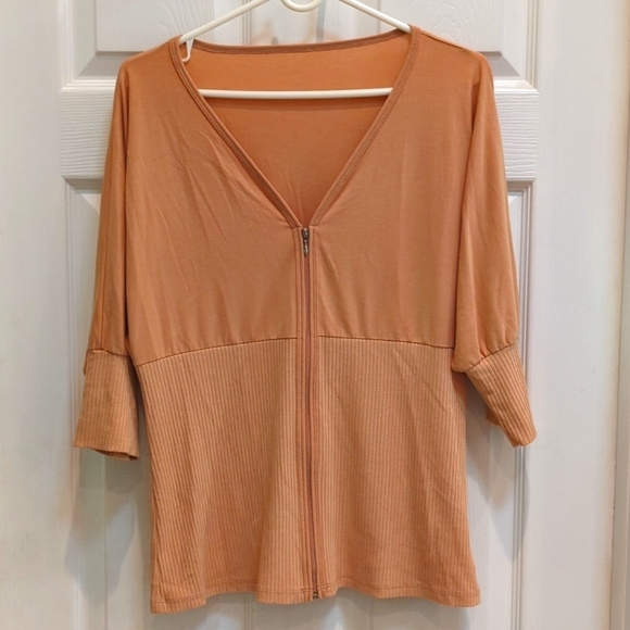 Joy Weekenders Collection Women's V-Neck Zip Front Top Size Medium - Picture 1 of 7